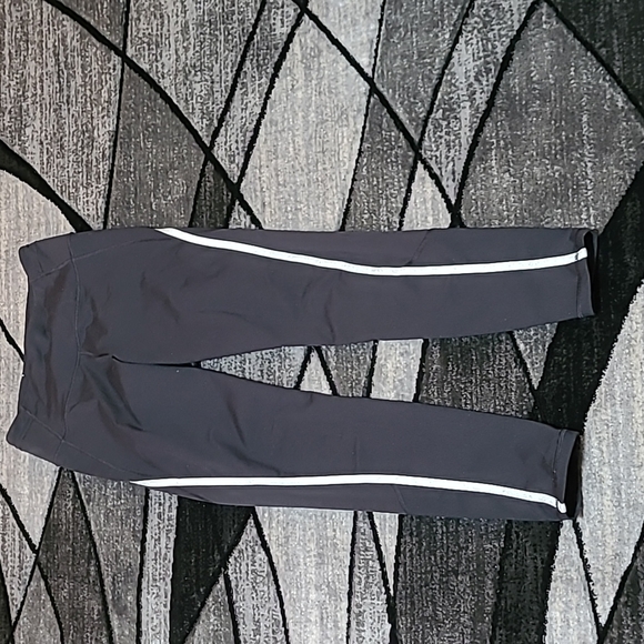 Victoria Sport Knockout Mesh Metallic Silver detail Leggings - Picture 1 of 15